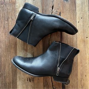 Frye Carly Zip Chelsea Ankle Boots Sz 8B